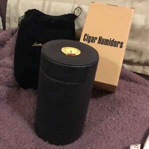 SCOTTE HUMIDOR cylinder tube for cigars. BNWT
